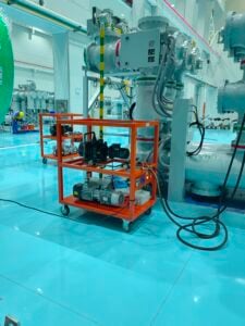 Portable SF₆ recycling vacuum machine